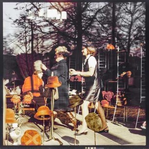 Hutgeschäft in Ostberlin. Farbfoto, 1970er Jahre © Kurt Schwarz.