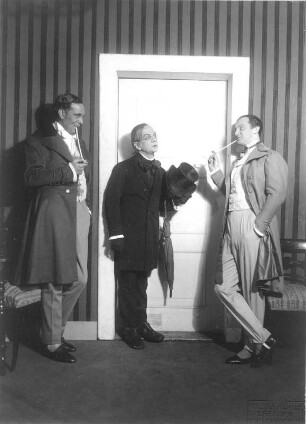 Der Bibliothekar. Schwank in vier Akten von Gustav von Moser. Staatsschauspiel Dresden, Premiere 18.04.1931 : Heinz Woester als Harry Marsland, Erich Ponto als Bibliothekar Robert und Paul Hoffmann als Lothair Macdonald