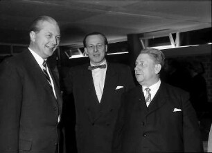 Freiburg: Landratsamt; Pressekonferenz mit Ministerpräsident Dr. Georg Kiesinger; Ministerpräsident Kurt Georg Kiesinger, Buschkiel, Regierungspräsident Anton Dichtel