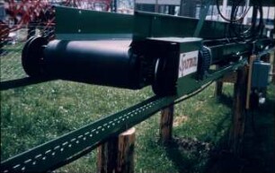 Fotografie: Fütterungstechnik, Grundfutter, Förderband, Futterband