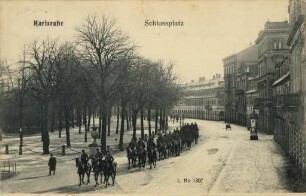 Postkartenalbum August Schweinfurth mit Karlsruher Motiven. "Karlsruhe - Schlossplatz"