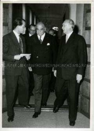 Konrad Adenauer empfängt NATO-Generalsekretär Ismay