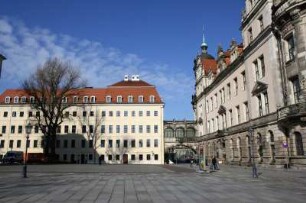 Dresden-Altstadt. Taschenberg. Ansicht mit Hotel Taschenbergpalais Kempinski und Residenzschloß
