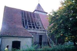 Rückansicht der Kirche, Dacharbeiten