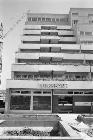 Eröffnung der neunten Zweigstelle der Volksbank in der Raiherwiesenstraße 19