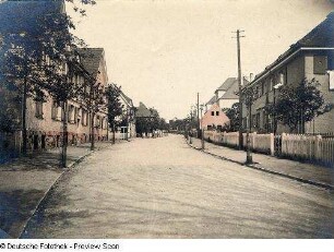 Hellerau (Dresden-Hellerau). Hendrichstraße. Blick nach Nordwest