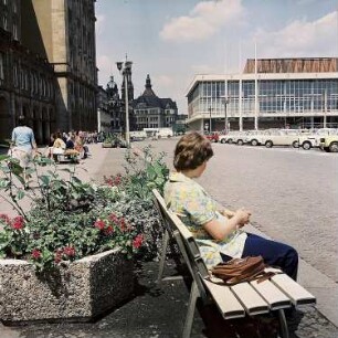 Dresden. Altmarkt Westseite und Kulturpalast