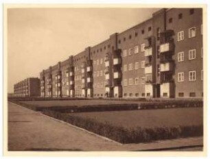 Wohnsiedlung (Kleinstwohnungen) an der Pfarrstraße, Hindenburg: Grünanlage der Siedlung