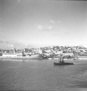 Reisefotos Portugal. Lissabon. Stadtteilansicht von einem Passagierschiff