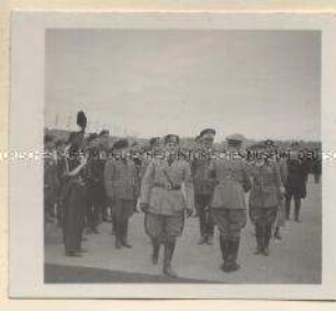 Centocelle, Staatsbesuch Adolf Hitlers in Italien vom 02. bis 10. Mai 1938, Adolf Hitler begrüßt den General de Bono