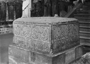 Säulenbasis von Saint Denis (Paris)