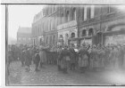 Truppenparade am 1. März 1917 auf dem Marktplatz von Caudry zur Hundertjahrfeier des Feldartillerieregiments 13, Militärkapelle in Aktion