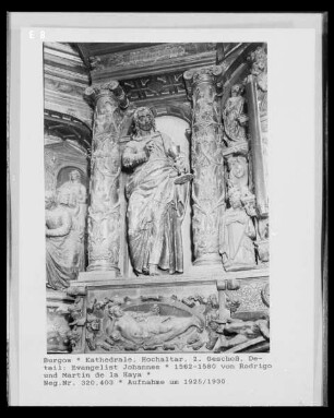 Hauptaltar mit Szenen aus dem Marienleben — Zweites Geschoss — Evangelist Johannes