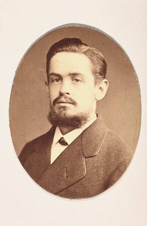 Porträt Emil Pönisch : Foto-/Bildersammlung Stenografische Sammlung. Porträt Emil Pönisch. Photographie (um 1885; E. Blass). Dresden: SLUB P a 0193