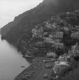 Positano : Positano, Blick auf Ort und Küste