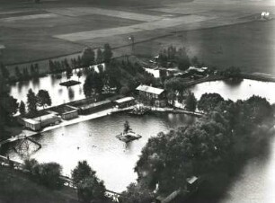 Weißig (Dresden-Weißig). Marienbäder. Luftbild-Schrägaufnahme