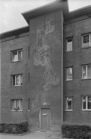 Dresden-Reick. Wohnhaus, Fassade Treppenhaus : Dresden-Reick. Wohnhaus, Am Anger 10 (um 1930). Fassade des Treppenhauses mit Wandbild