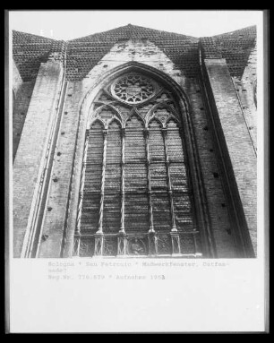 San Petronio — Ostfassade? & Maßwerkfenster
