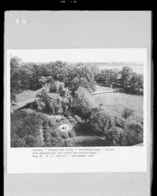 Ehemalige Burg — Garten