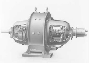Drehstrom-Gleichstrom-Einankerumformer: 23 kW, 117 Volt, 195 Amp., 1500 Umdrehungen pro Minute, mit drehstromseitigem Anlauf (Bergmann, Berlin) : Technikgeschichte | Elektrotechnik | Umwandlung und Fortleitung elektrischer Energien | Umformer und Gleichrichter