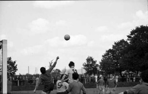Fußballspiel des Kuppenheimer Fußballvereins (Gegner nicht bekannt).
