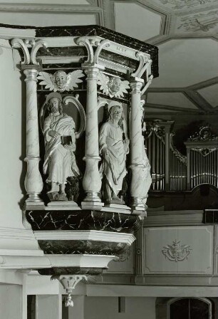 Schnitzfiguren der Evangelisten und des Salvators