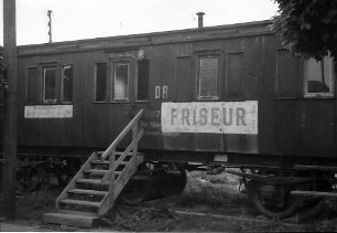 Ulm: Friseur im ausrangierten Eisenbahnwaggon
