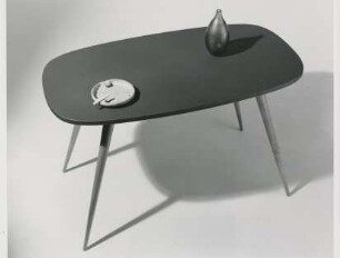 Kleiner Couchtisch "Mod. 5438" von Ernst M. Dettinger