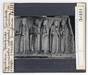 Egisheim: Pfarrkirche, Turmhalle, Tympanpon, Westportal, 5 törischte Jungfrauen