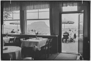 Ferienheim Terrassenhof, Pfaffendorf. Speiseraum mit Zugang zur Terrasse