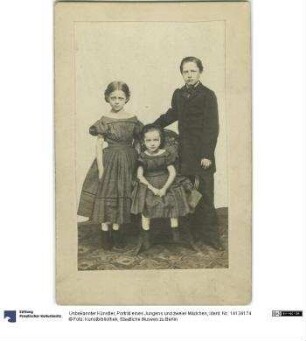 Porträt eines Jungens und zweier Mädchen