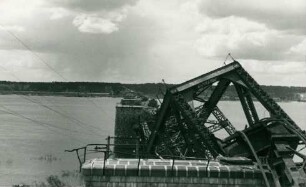 Dnjeprbrücke Tscherkassy, Sowjetunion, 1943-1944