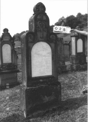 Grabstein 28