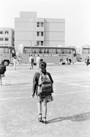 Aditi auf dem Weg zur Schule, Neu-Delhi