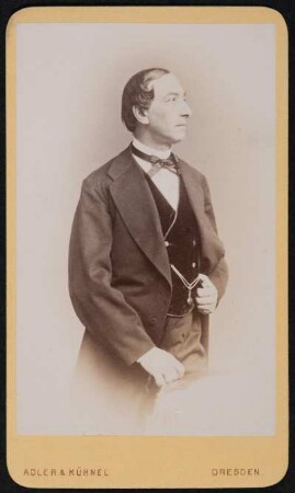 Porträt Julius Jaffé (1823-1898; Schauspieler). Albuminabzug auf Karton (Carte-de-visite mit Atelieraufdruck verso)