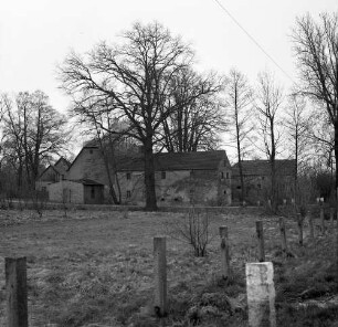 Schwepnitz-Cosel-Zeisholz. Neitschmühle (1749). Wohnhaus und Nebengebäude. Gartenansicht