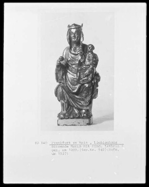 Sitzende Maria mit Kind