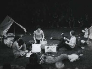 Ein Fest bei Papadakis: Serpil Simsek, Stefan Gossler, Dietrich Lehmann, Stefan Fredrich, Benita Rinne