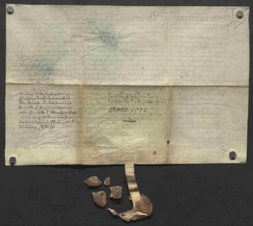 Hans Reinhardt und Hans Schnabel, Einwohner zu Elsenfeld (Elsaffen), bekunden am 8. Mai 1572, dass sie bereits im Jahr 1571 mit Simon Horn dem Älteren und dessen Sohn Philipp Horn für 900 Gulden die Kreuz- oder Ringelmühle an Hans Leonhard von Aulenbach, Amtmann zu Hausen, verkauft haben. Sie quittieren vor Zeugen die Bezahlung der Kaufsumme und übertragen das Gut mit Nennung der darauf lastenden Zinsen/Gülten. Ankündigung des Siegels von Melchior Hunger, Oberschultheiß zu Kleinwallstadt.