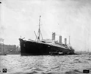 Ausfahrt der "Imperator" (1913) : Technikgeschichte | Technologie | Maschinenbau und Eisengiesserei | Wie ein Ozeandampfer entsteht und betrieben wird
