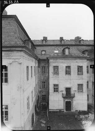 Oppurg, Schloßstraße 2. Schloß (1705-1708, Umgestaltung 1746-1747, Restaurierung seit 1984). Hofansicht von Norden