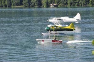 Wolfgangsee -Flugzeugstart : Wasserflugzeuge starten am Morgen auf dem Wolfgangsee bei Sankt Wolfgang, aufgemommen 2008