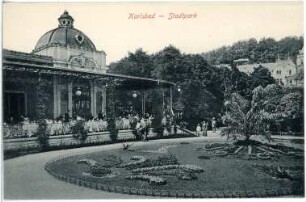 Karlsbad. Stadtpark mit Kurpavillon : Karlsbad. Kurpavillon der Parkkolonnade, auch Gartenkolonnade (1880; F. Fellner, H. Helmer) im Dvořák-Park