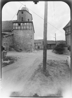Großburschla (Treffurt-Großburschla). Pfarrkirche (Baubeginn um 1130). Teilansicht vonNorden
