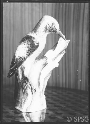 Berlin, Schloss Monbijou, Angebotener Porzellanvogel.