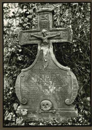 Friedhof. Grabkreuz d. Bürgers u. Handelsmannes Joh. Anton Regulati, 1770