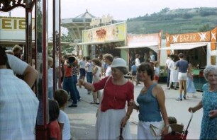Sasbach: Weinfest, Buden. Leute usw.