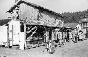 Vogesen: La Schlucht, Andenkenbuden, Hintergrund Haus