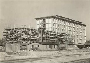 Andreas-Schubert-Bau im Bau : Dresden-Südvorstadt, Andreas-Schubert-Bau, Fakultät für Kernphysik der Technischen Hochschule Dresden, im Bau