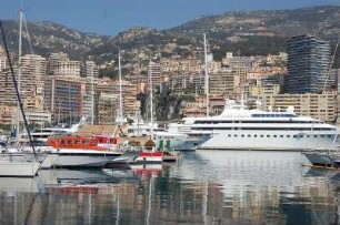 Monte Carlo - Hafen und Stadtzentrum : Hafen von Monte Carlo + Stadt, aufgenommen 2006